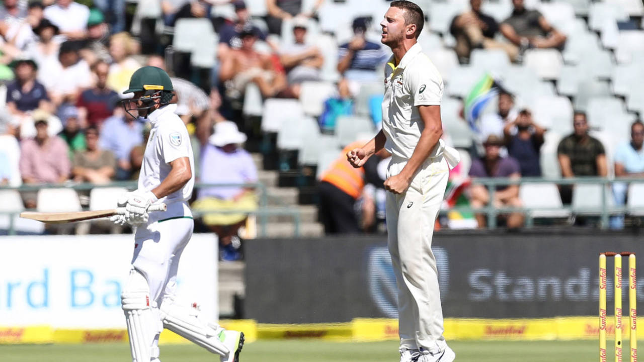 AB de Villiers was removed by Josh Hazlewood, South Africa v Australia, 3rd Test, Cape Town, 4th day, March 25, 2018
