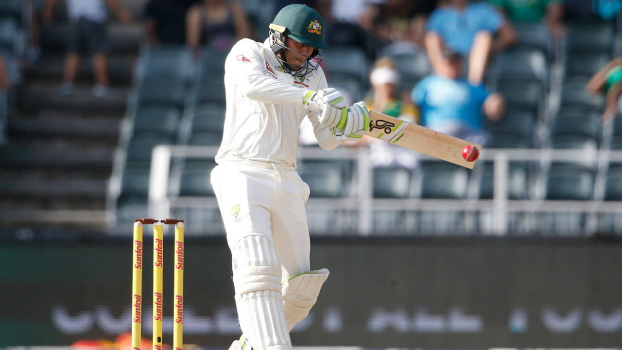Usman Khawaja gets behind a short one, South Africa v Australia, 4th Test, 2nd day, Johannesburg, March 31, 2018