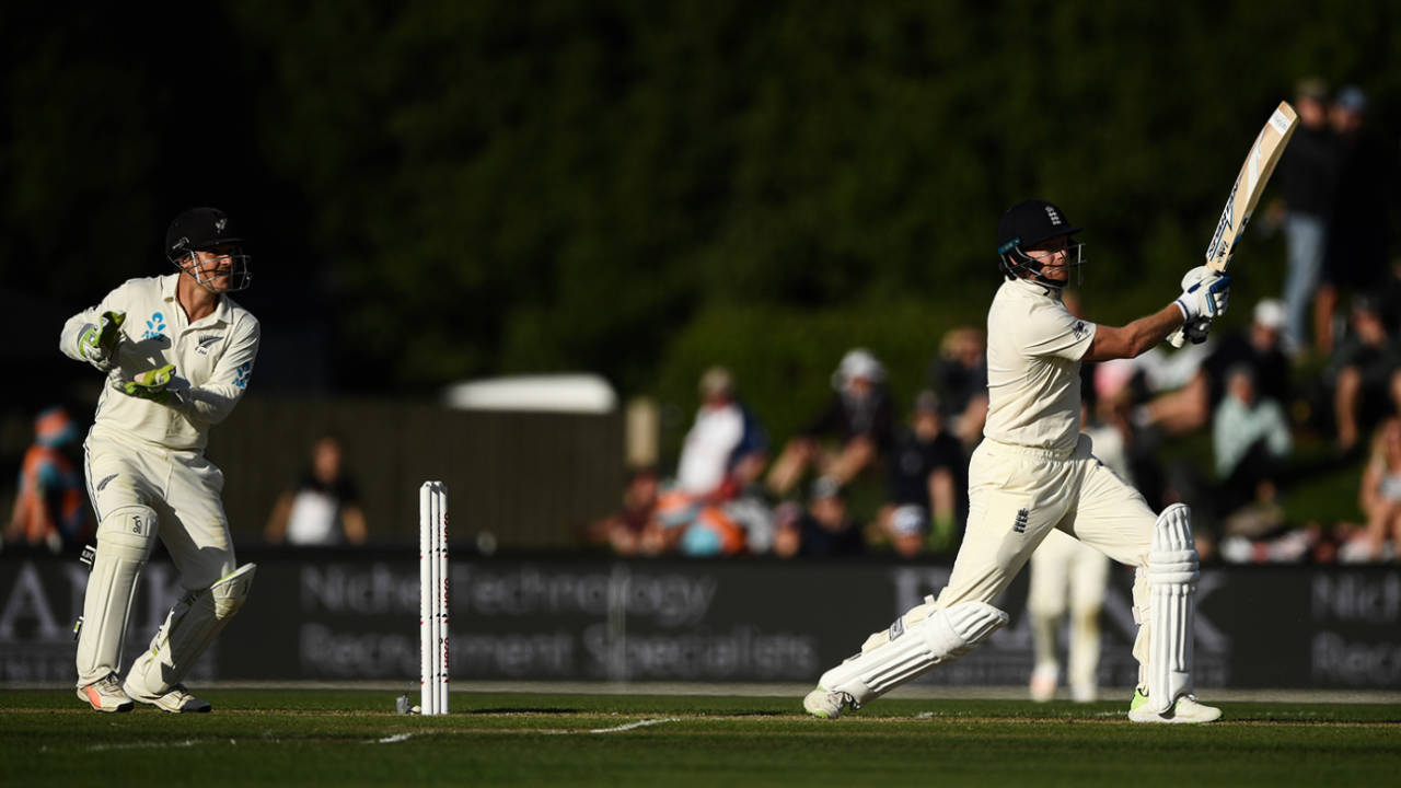 BJ Watling watches Jonny Bairstow hit a six, New Zealand v England, 2nd Test, Christchurch, 1st day, March 30, 2018