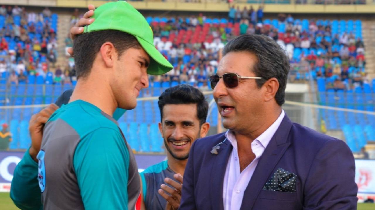 Shaheen Afridi receives his cap from Wasim Akram, Pakistan v West Indies, 3rd T20I, Karachi, April 3, 2018
