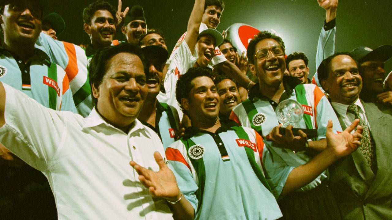 Sachin Tendulkar and his team-mates celebrate beating Australia and winning the Coca Cola Cup, Australia v India, Coca Cola Cup final, Sharjah, April 24, 1998