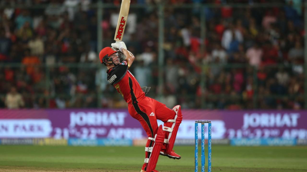 AB de Villiers lifts one over short third man, Royal Challengers Bangalore v Delhi Daredevils, IPL 2018, Bengaluru, April 21, 2018