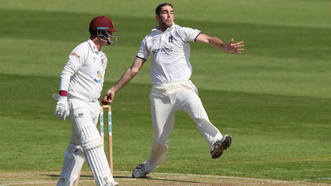 Ryan Sidebottom in action for Warwickshire, Northants v Warwickshire, Specsavers Championship Division Two, Wantage Road, April 22, 2018