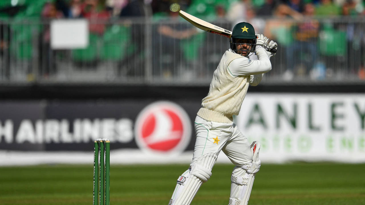 Shadab Khan goes on the attack, Ireland v Pakistan, Only Test, Malahide, 2nd day, May 12, 2018