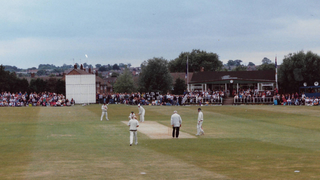 Shane Warne bowls to Ian Cockbain, Minor Counties v Australia, Stone, July 8, 1993
