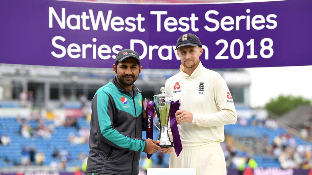 Sarfraz Ahmed and Joe Root with the shared series trophy, England v Pakistan, 2nd Test, Headingley, June 3, 2018