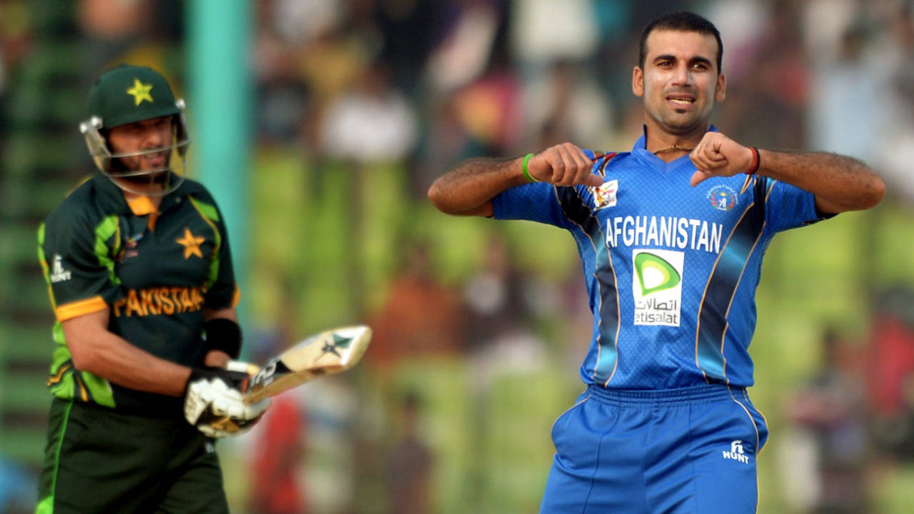 Dawlat Zadran celebrates Shahid Afridi's wicket, Afghanistan v Pakistan, Asia Cup 2014, Fatullah, February 27, 2014