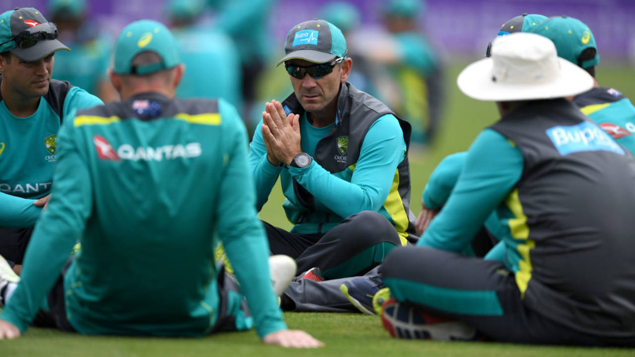 Justin Langer talks to his players at practice, Cardiff, June 15, 2018