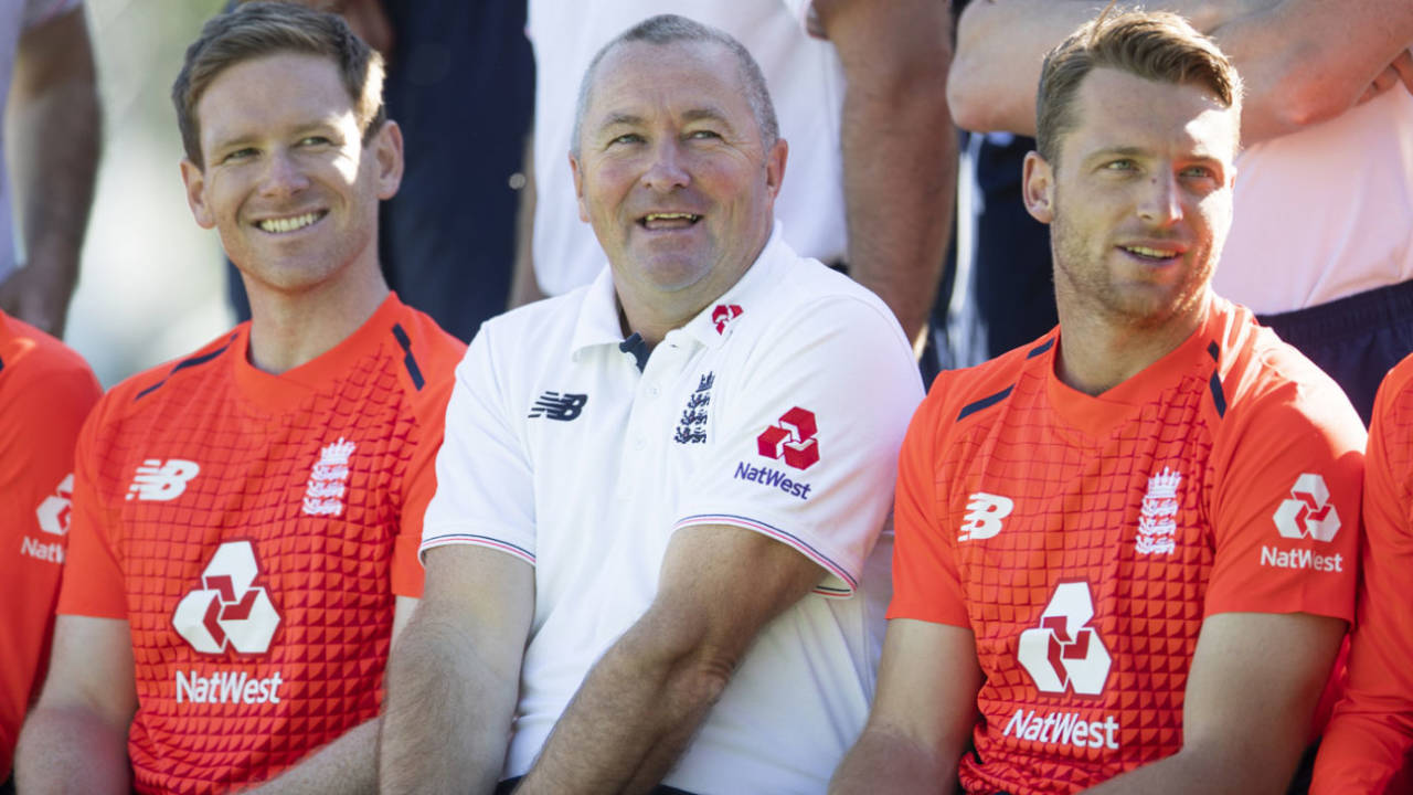 Stand-in coach Paul Farbrace is flanked by Eoin Morgan and Jos Buttler, Edgbaston, June 26, 2018