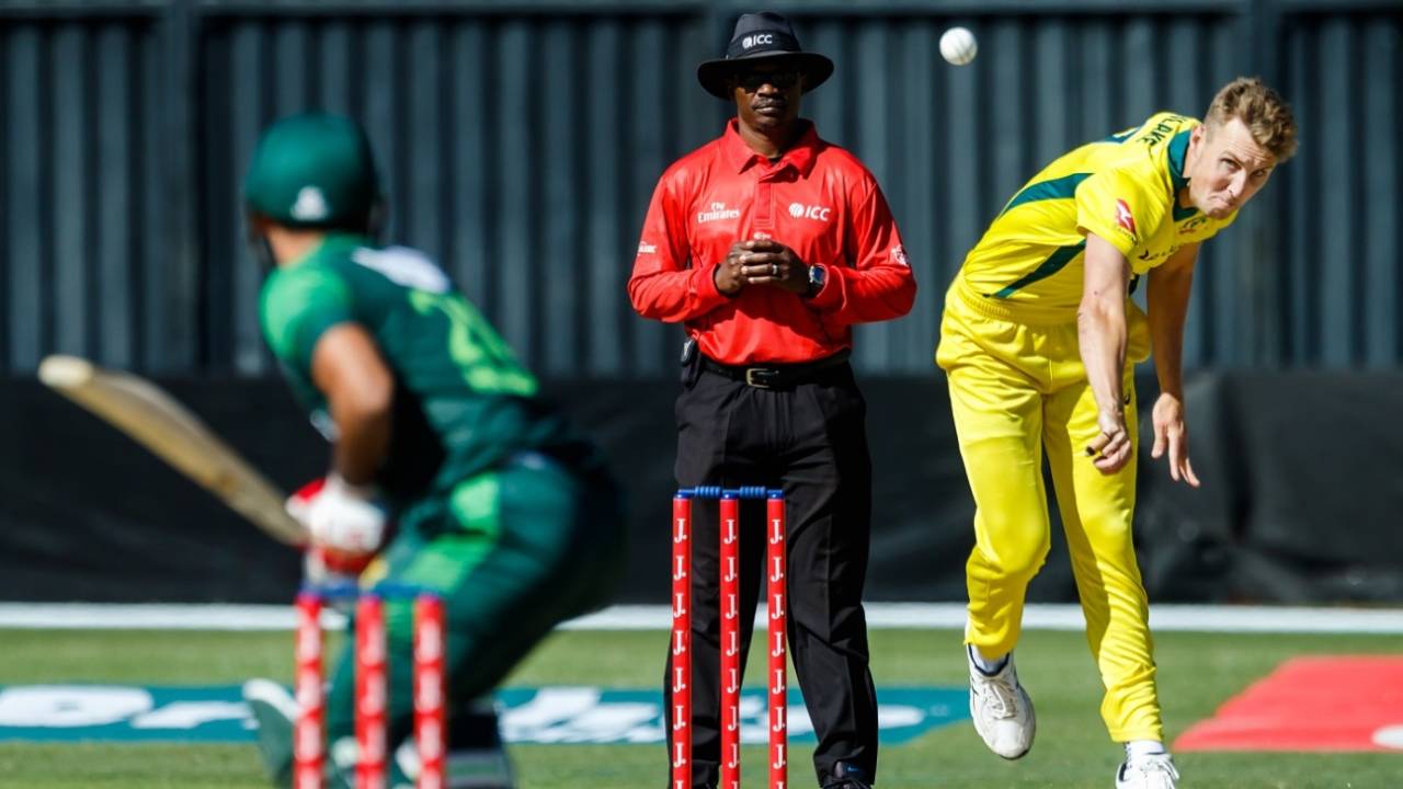 Billy Stanlake bowls against Pakistan, Australia v Pakistan, T20I tri-series second match, Harare, July 2, 2018