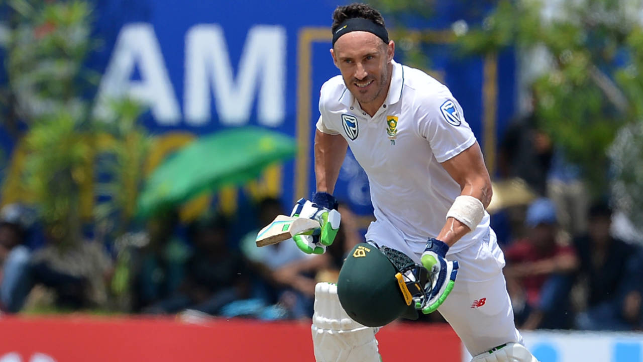 Faf du Plessis sets off for a run&nbsp;&nbsp;&bull;&nbsp;&nbsp;AFP
