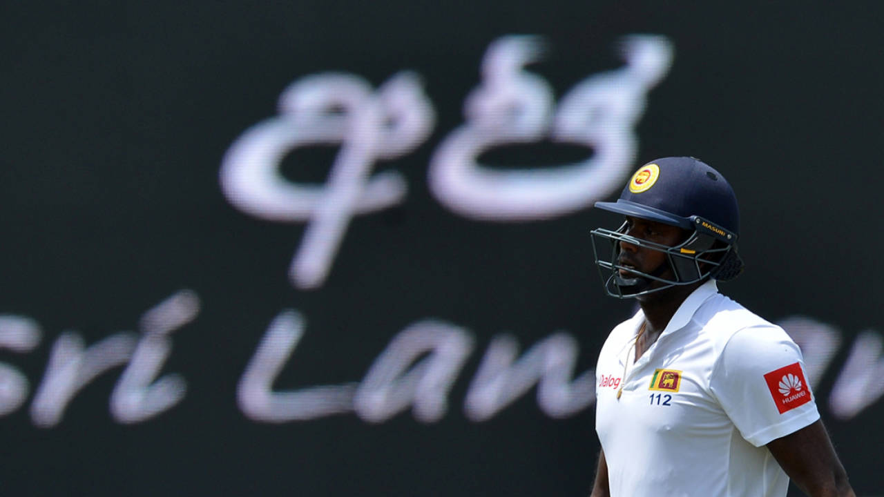 Angelo Mathews makes his way back to the pavilion, Sri Lanka v South Africa, 1st Test, Galle, 3rd day, July 14, 2018