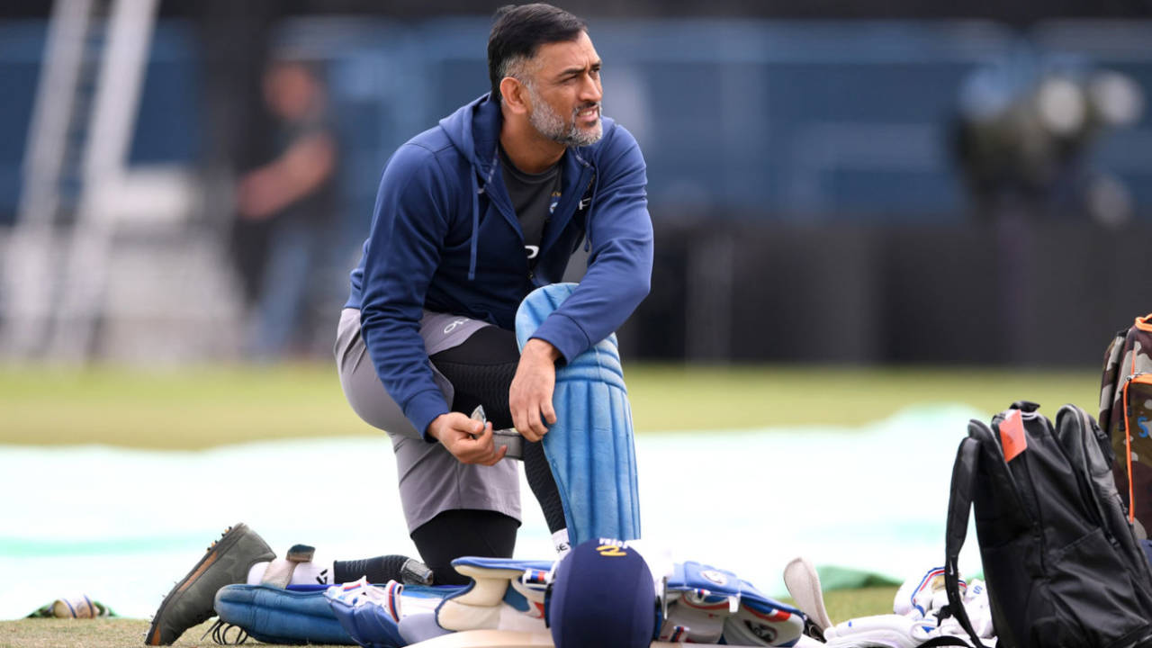 MS Dhoni buckles on his pads at India training, Headingley, July 16, 2018