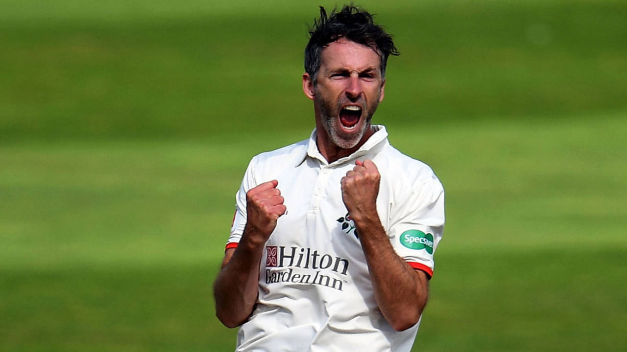 Graham Onions bounces in wicket-taking delight&nbsp;&nbsp;&bull;&nbsp;&nbsp;Getty Images