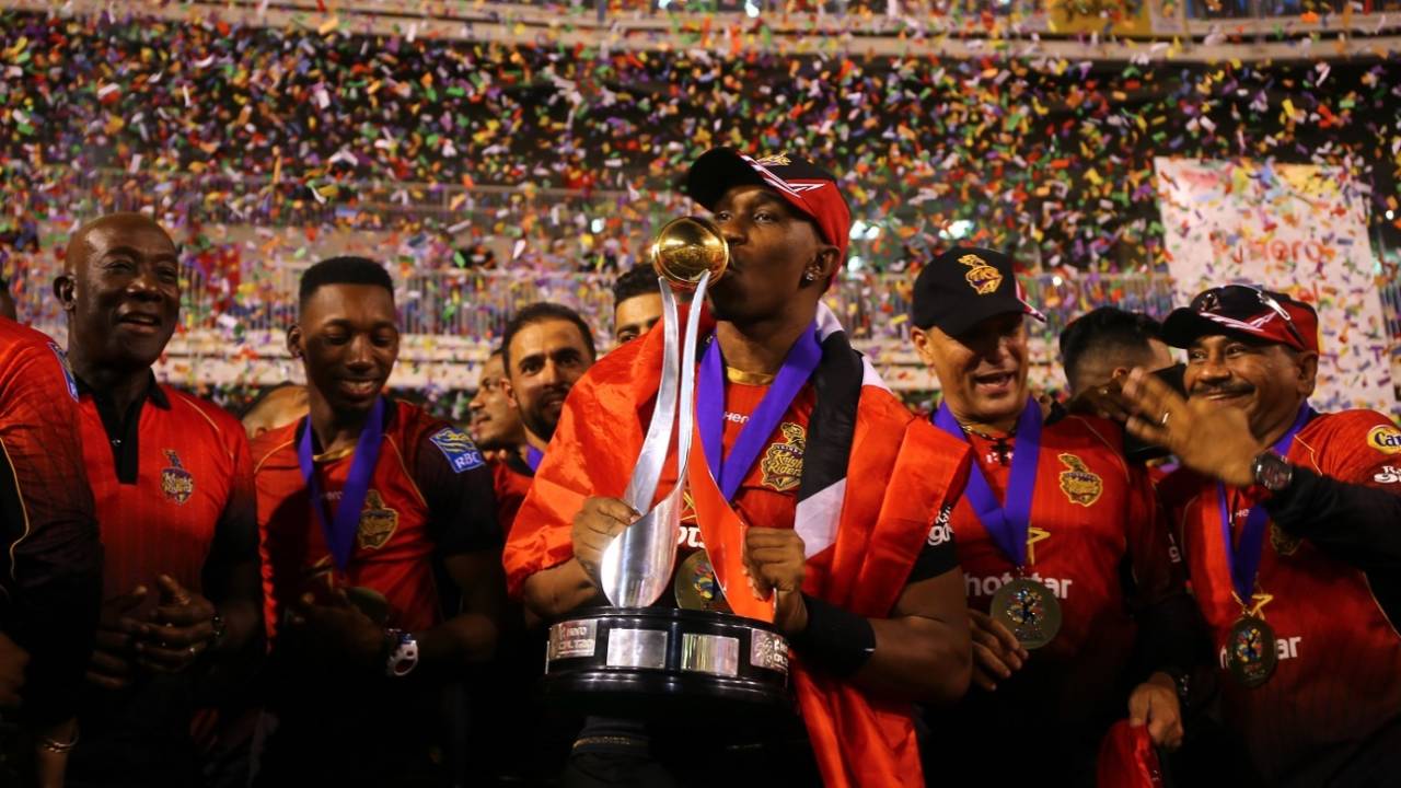 Trinbago Knight Riders captain Dwayne Bravo with the CPL trophy&nbsp;&nbsp;&bull;&nbsp;&nbsp;Getty Images