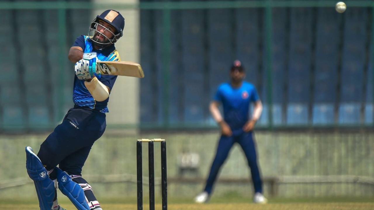 Cheteshwar Pujara tackles a short ball, Saurashtra v Delhi, Group B, Vijay Hazare Trophy 2018-19, Delhi, September 20, 2018
