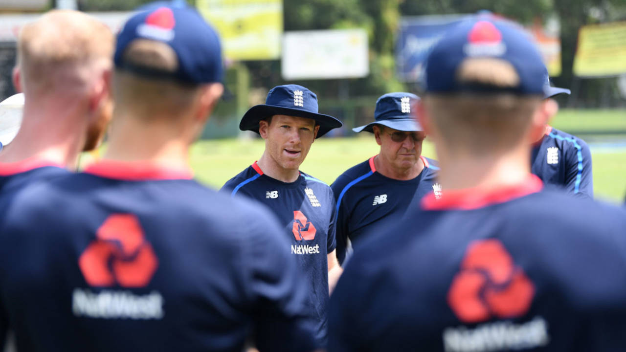Eoin Morgan addresses his England squad at practice, Colombo, October 3, 2018