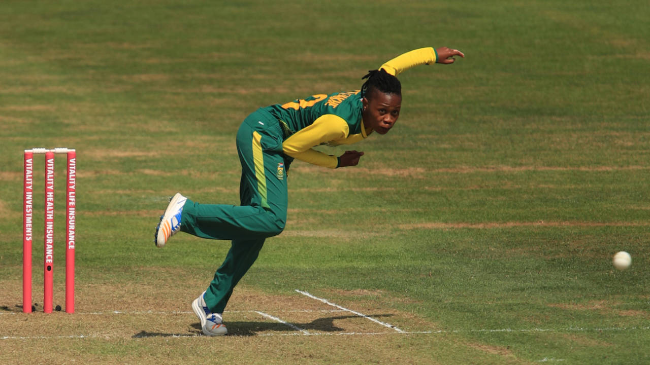 Raisibe Ntozakhe sends down a delivery, New Zealand v South Africa, Women's T20 tri-series, Bristol, June 28, 2018