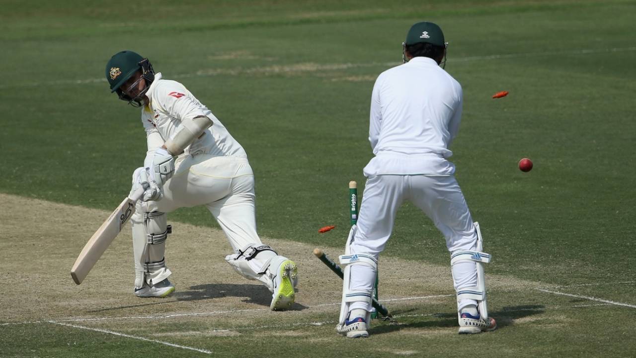 Nathan Lyon is bowled by Bilal Asif, Pakistan v Australia, 2nd Test, Abu Dhabi, 2nd day, October 17, 2018