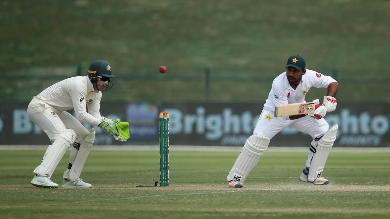 Sarfraz Ahmed plays a late cut, Pakistan v Australia, 2nd Test, Abu Dhabi, 3rd day, October 18, 2018