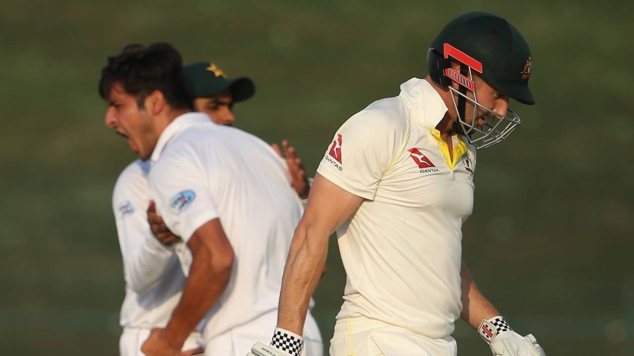 Shaun Marsh leaves the field, Pakistan v Australia, 2nd Test, Abu Dhabi, 3rd day, October 18, 2018