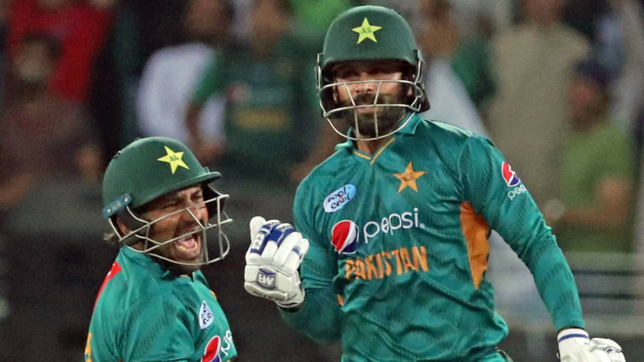 Mohammad Hafeez and Sarfraz Ahmed rejoice, Pakistan v New Zealand, 2nd T20I, Dubai, November 2, 2018