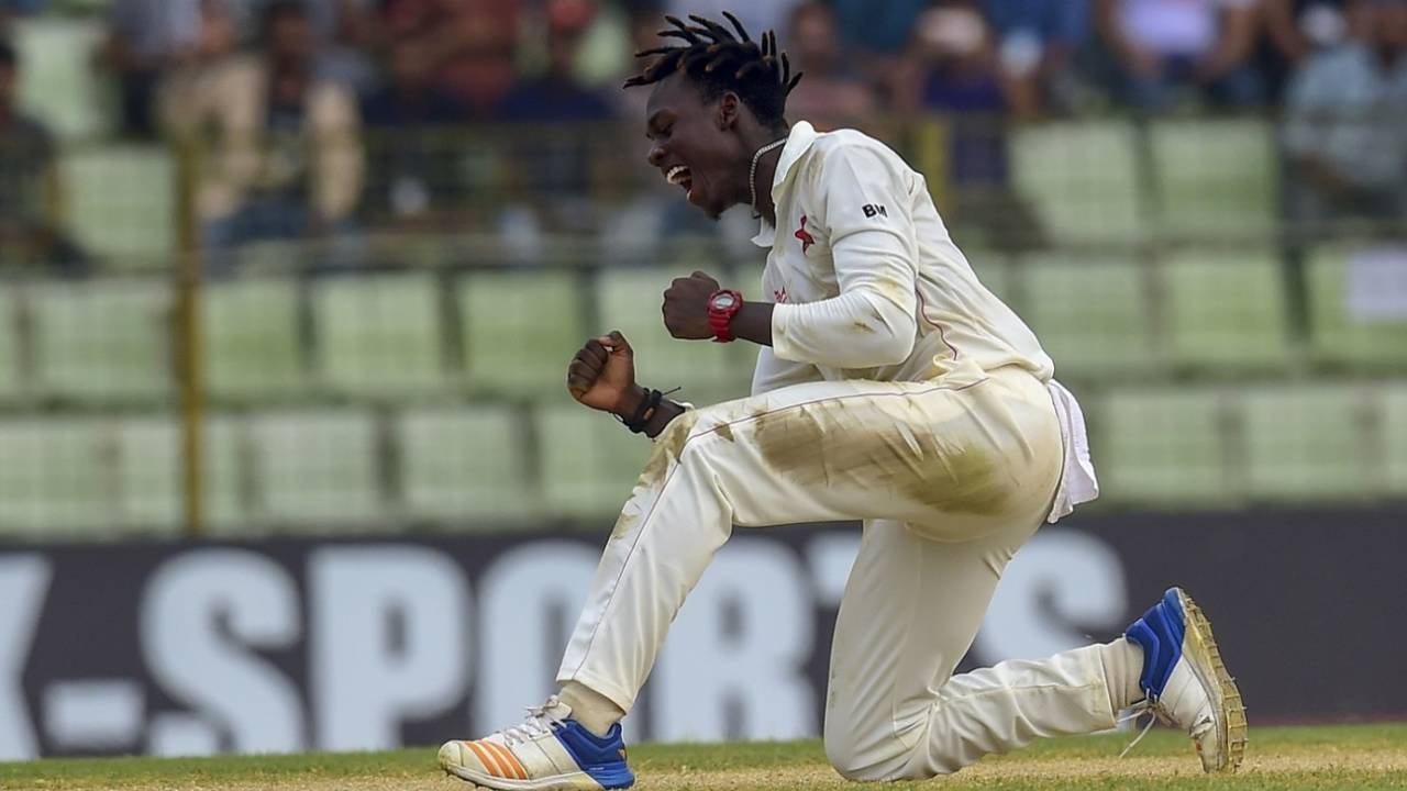 Brandon Mavuta exults after taking a wicket&nbsp;&nbsp;&bull;&nbsp;&nbsp;Getty Images