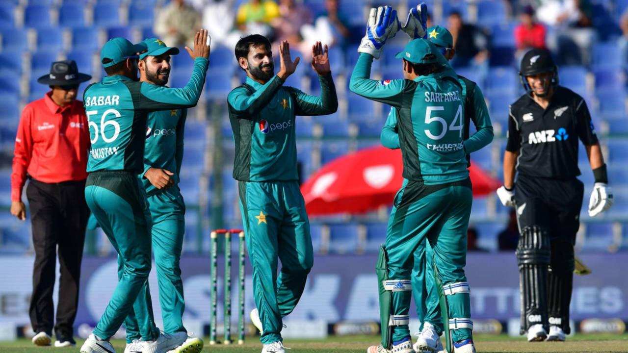 Mohammad Hafeez celebrates a wicket, Pakistan v New Zealand, 2nd ODI, Abu Dhabi, November 9, 2018