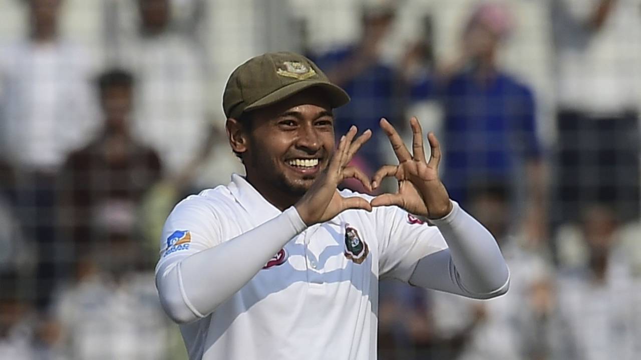 Mushfiqur Rahim celebrates his double-century, Bangladesh v Zimbabwe, 2nd Test, Mirpur, 2nd day, November 12, 2018