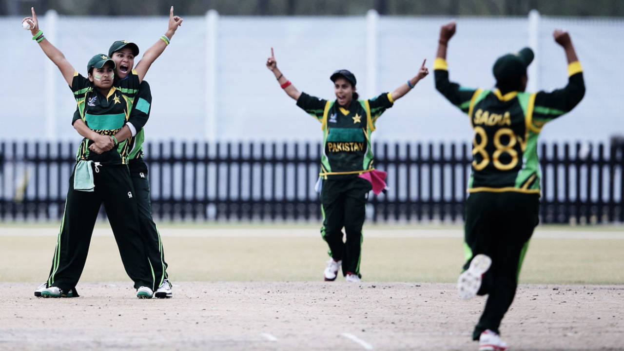 Nida Dar celebrates a wicket, Bangladesh v Pakistan, Asian Games final, Incheon, September 24, 2014