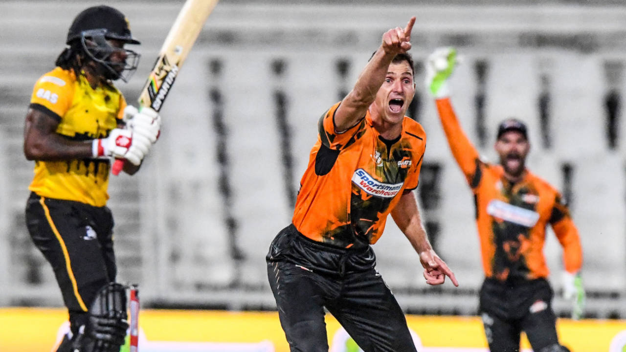 Ryan McLaren trapped Chris Gayle lbw, Jozi Stars v Nelson Mandela Bay Giants, MSL 2018, Johannesburg, November 17, 2018