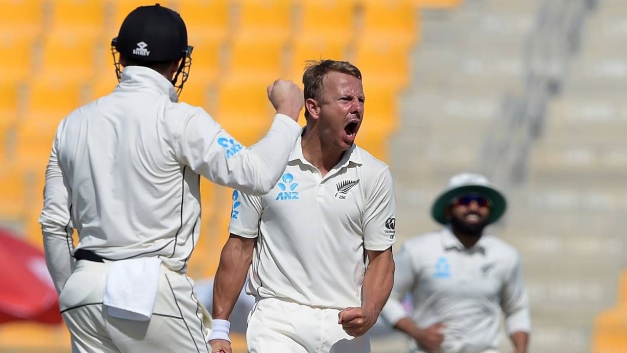 Neil Wagner roars after taking a wicket, Pakistan v New Zealand, 1st Test, Abu Dhabi, 4th day, November 19, 2018