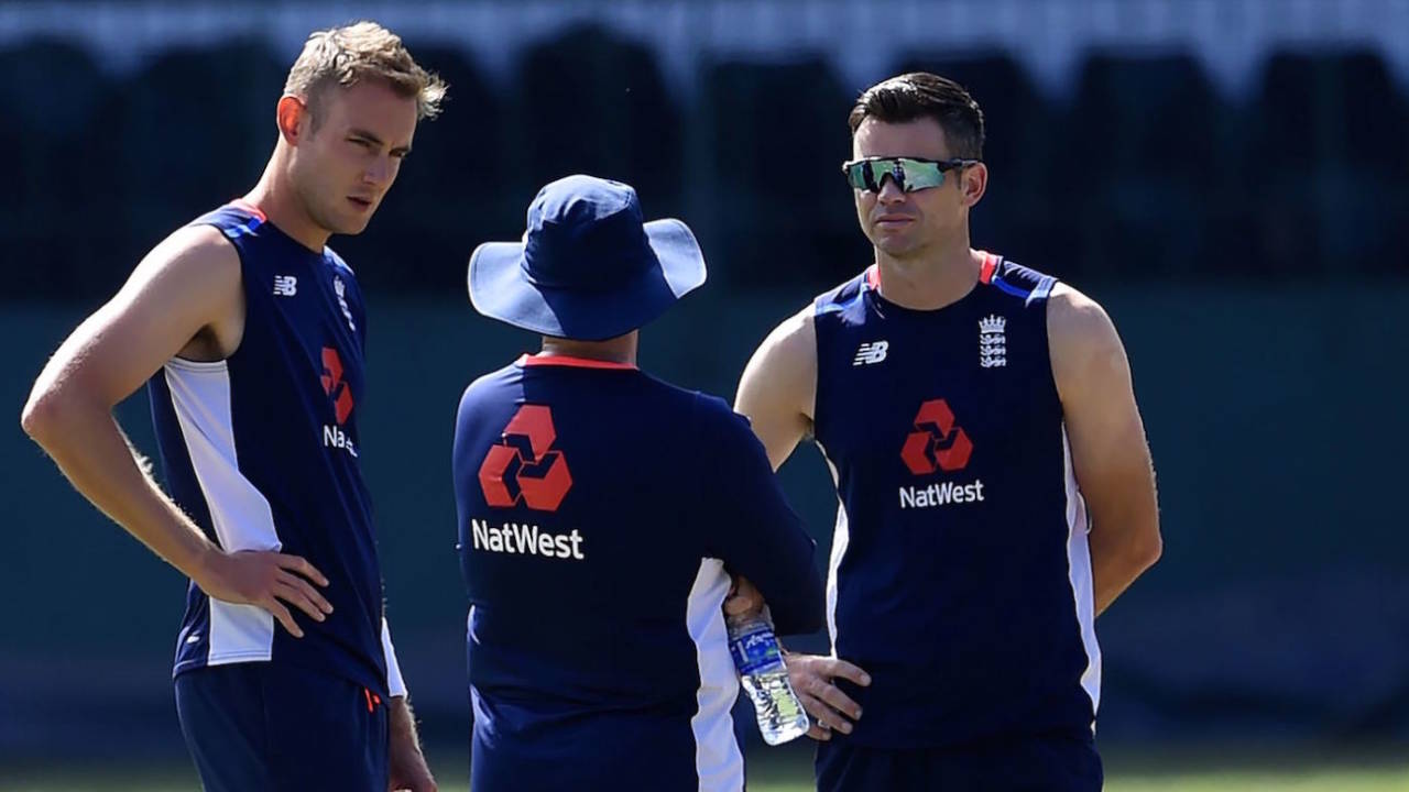 Stuart Broad and James Anderson chat with coach Trevor Bayliss, SSC, Colombo, November 21, 2018