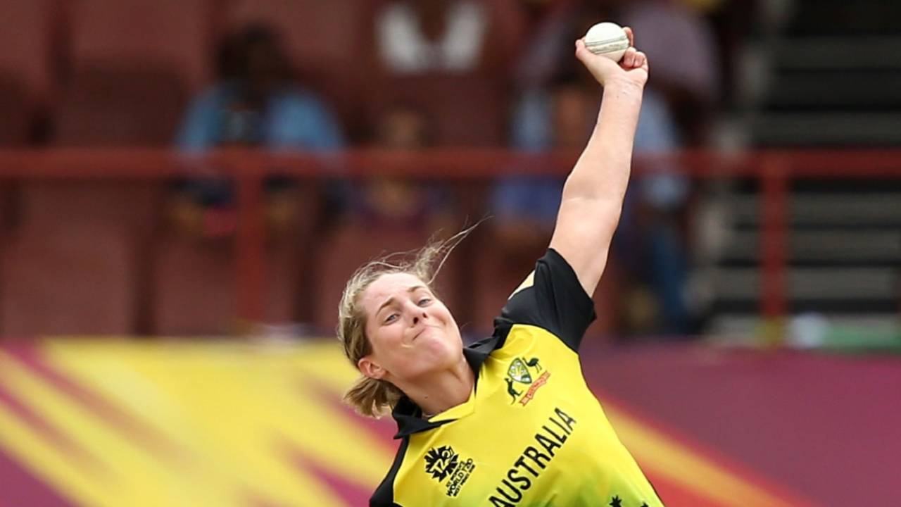 Sophie Molineux delivers a ball, Australia v India, Women's World T20, Group B, Providence, November 17, 2018