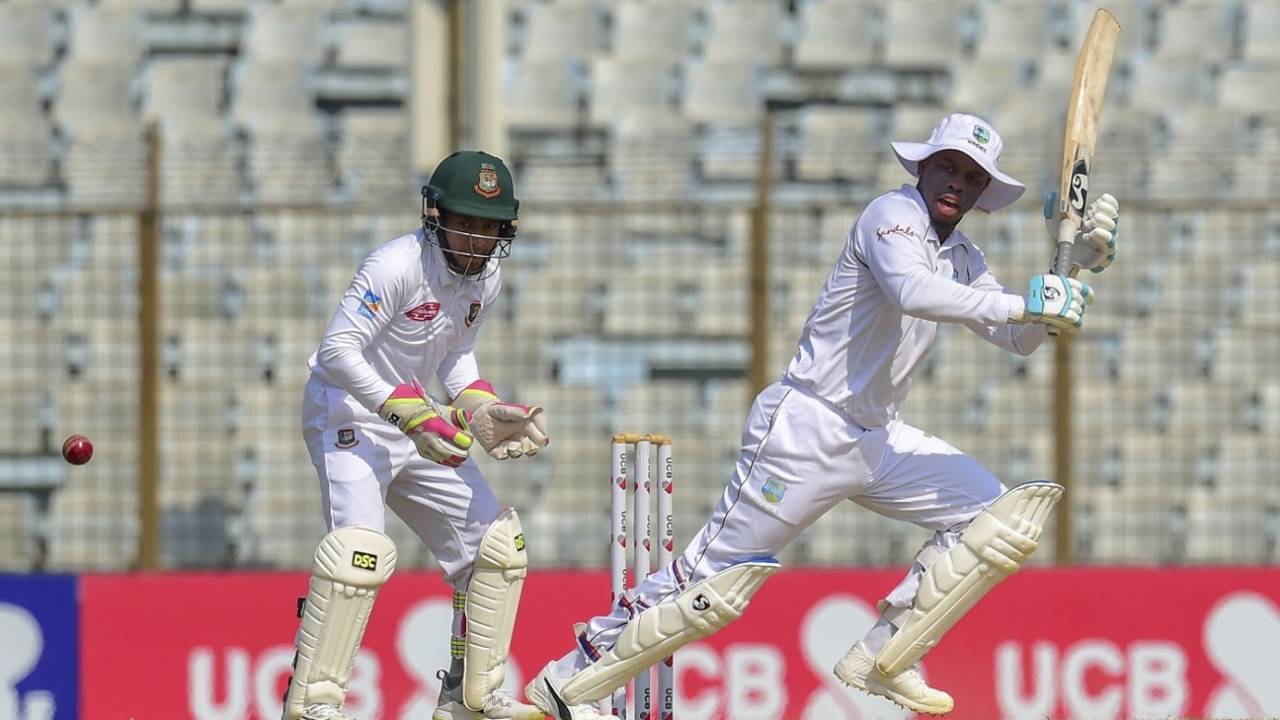 Shimron Hetmyer played a brief, counter-attacking innings but couldn't carry on, Bangladesh v West Indies, 1st Test, Chattogram, 3rd day