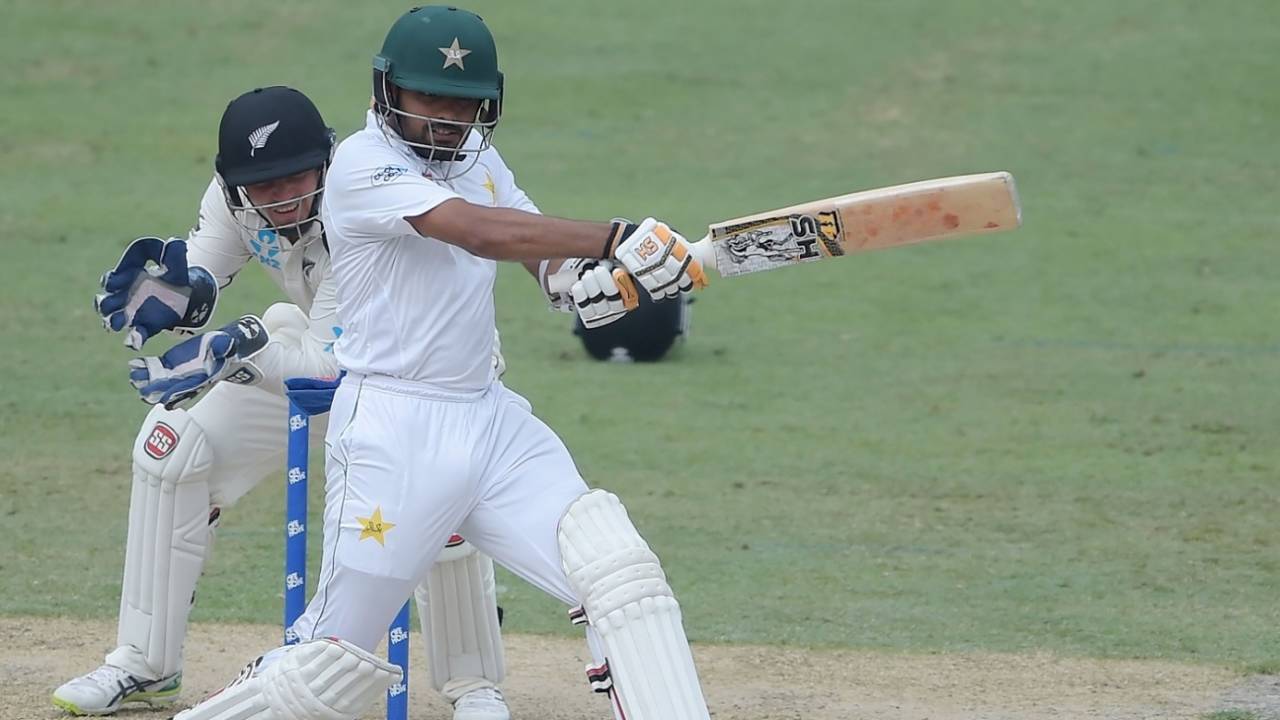 Babar Azam pulls, Pakistan v New Zealand, 2nd Test, Dubai, 2nd day, November 25, 2018