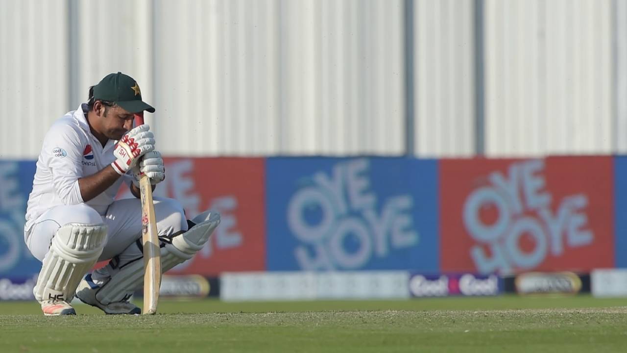 A dejected Sarfraz Ahmed, Pakistan v New Zealand, 3rd Test, Abu Dhabi, 3rd day, December 5, 2018