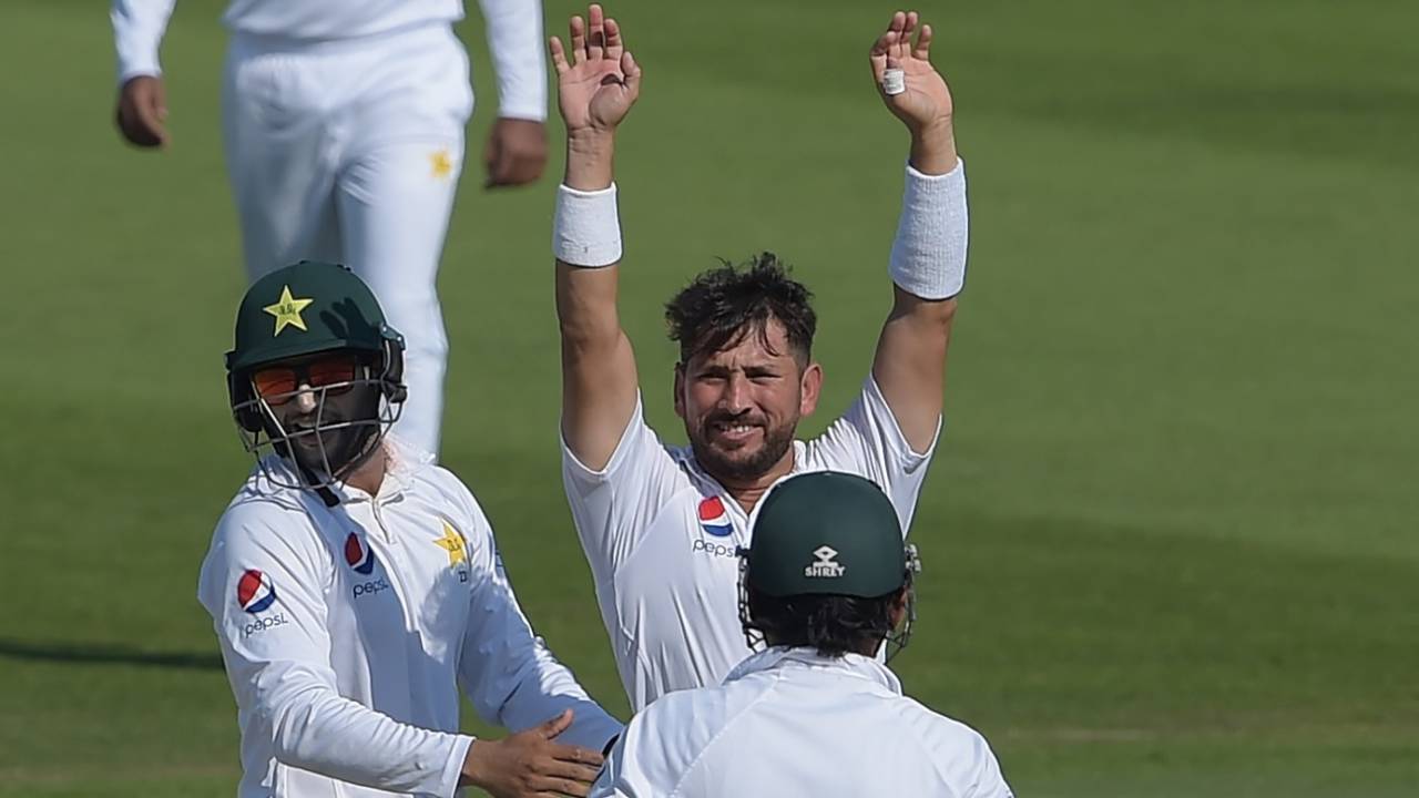 Yasir Shah celebrates his 200th Test wicket, Pakistan v New Zealand, 3rd Test, Abu Dhabi, 4th day, December 6, 2018