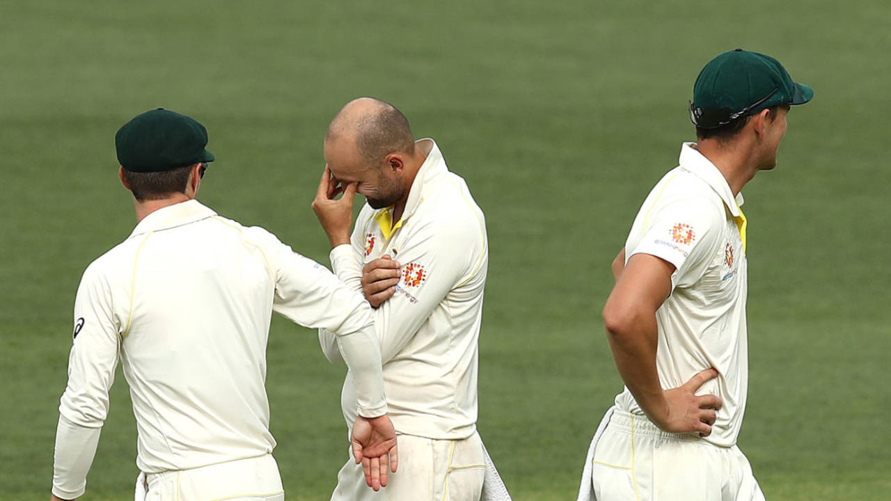 Nathan Lyon sees an lbw against Cheteshwar Pujara get overturned, Australia v India, 1st Test, Adelaide, 3rd day, December 8, 2018