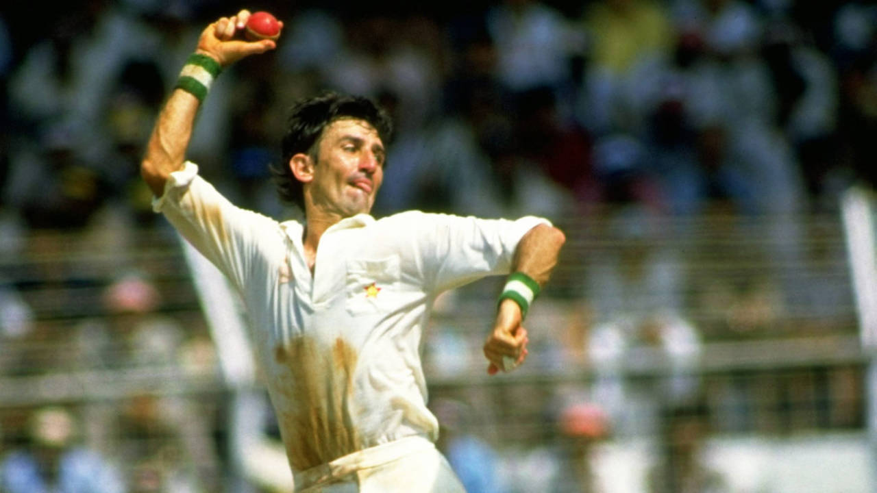 John Traicos bowling, Zimbabwe v India, Mumbai, 1987