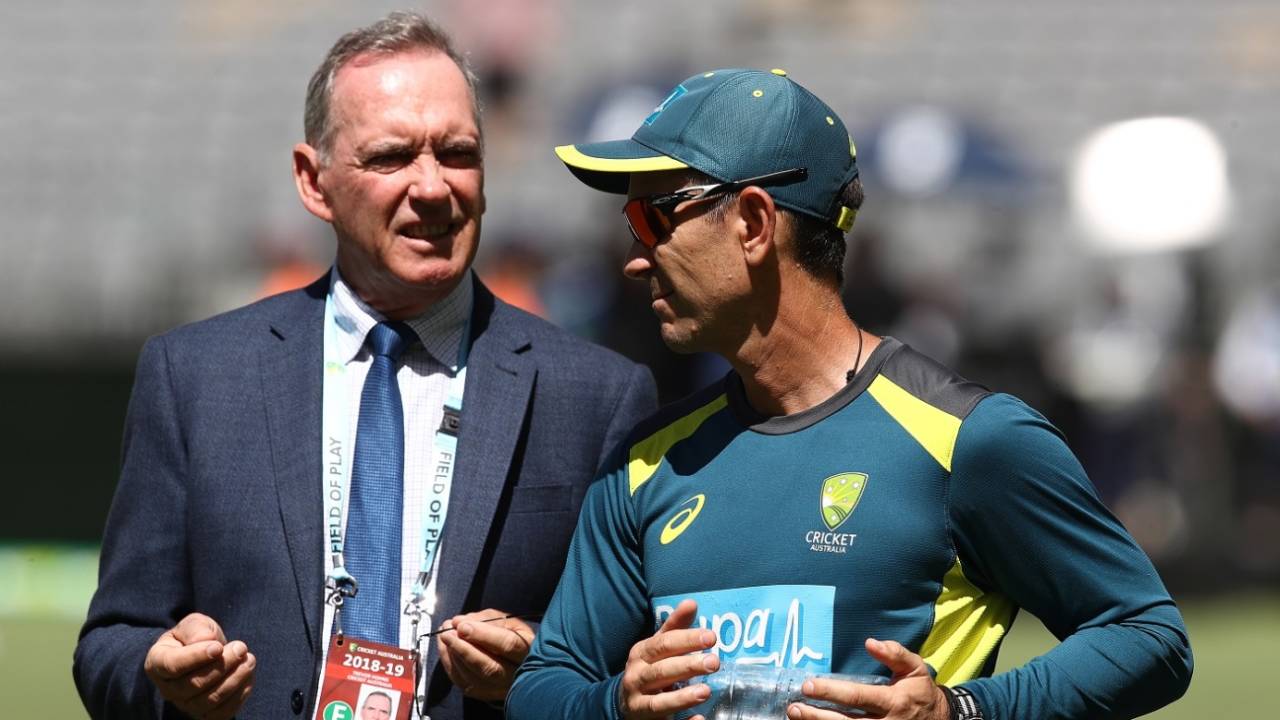 Chairman of selectors Trevor Hohns and coach Justin Langer have a chat, Australia v India, 2nd Test, Perth, 4th day, December 17, 2018