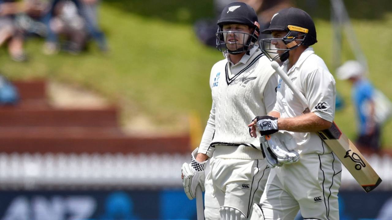 Henry Nicholls and Tom Latham walk off the field, New Zealand v Sri Lanka, 1st Test, Wellington, 3rd day, December 17, 2018