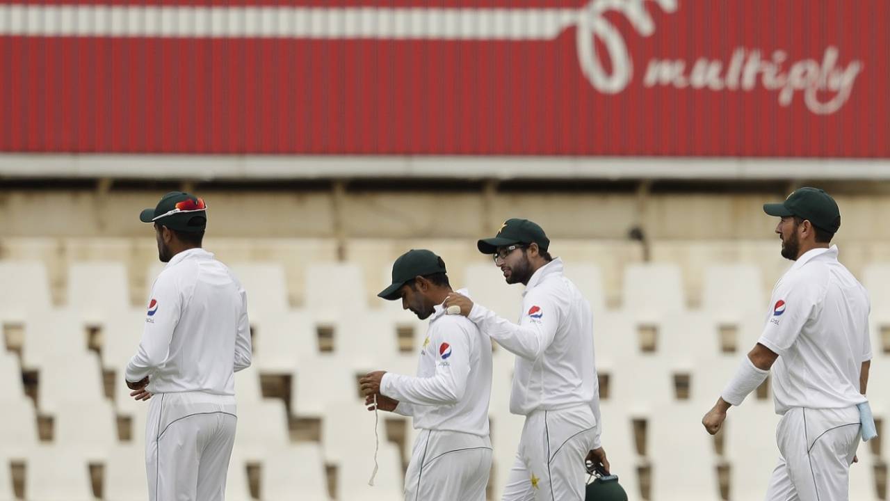 The Pakistan team troop off the field after losing the first Test in three days&nbsp;&nbsp;&bull;&nbsp;&nbsp;Associated Press