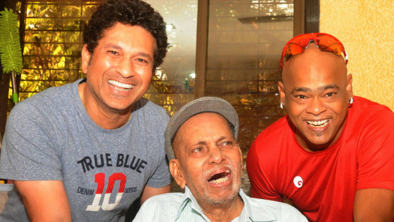 Sachin Tendulkar and Vinod Kambli pay their mentor Ramakant Achrekar a visit at his residence, October 31, 2018