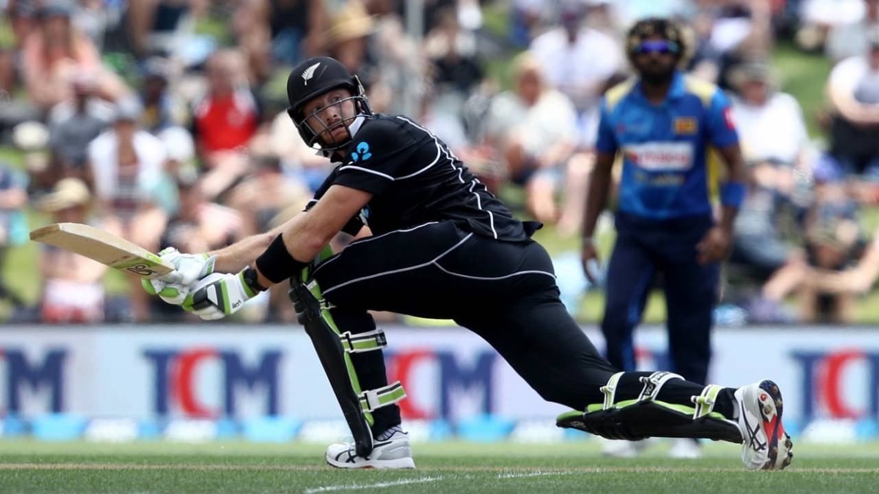 Martin Guptill sweeps the ball fine, New Zealand v Sri Lanka, 1st ODI, Mount Maunganui, January 3, 2019