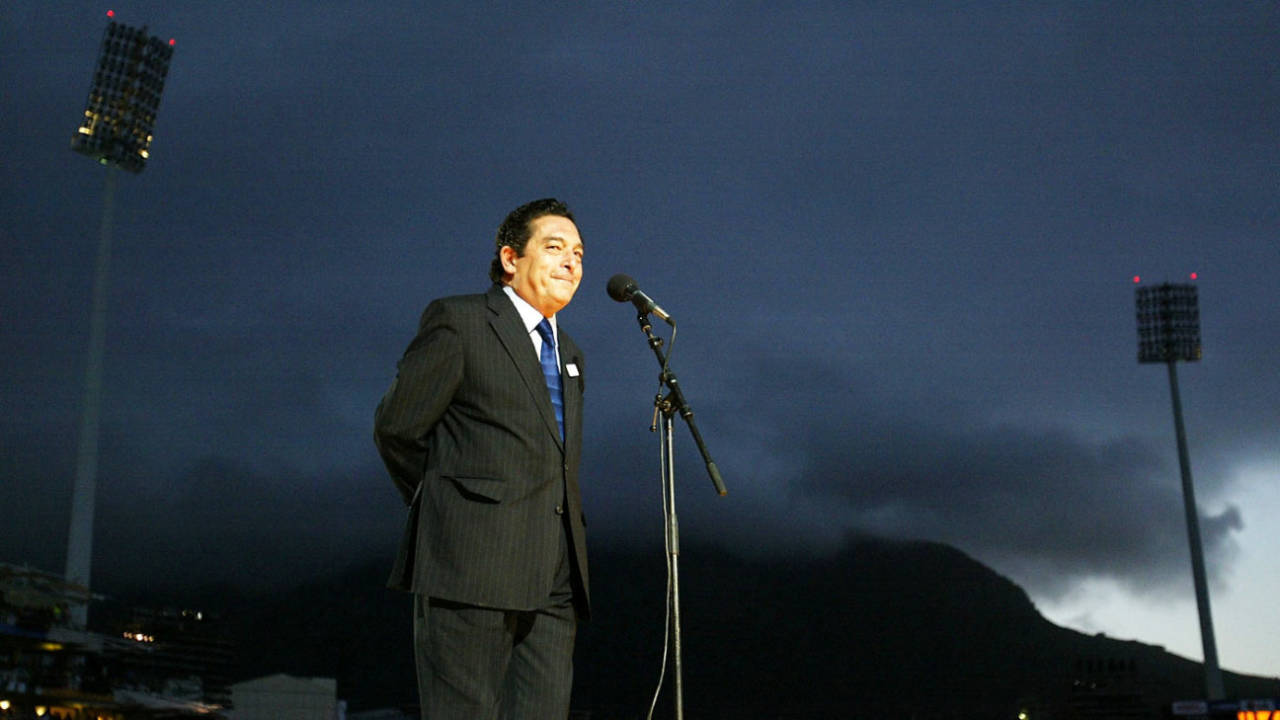 Ali Bacher, the tournament's chief organiser, welcomes everyone at the opening ceremony, Cape Town, February 8, 2003