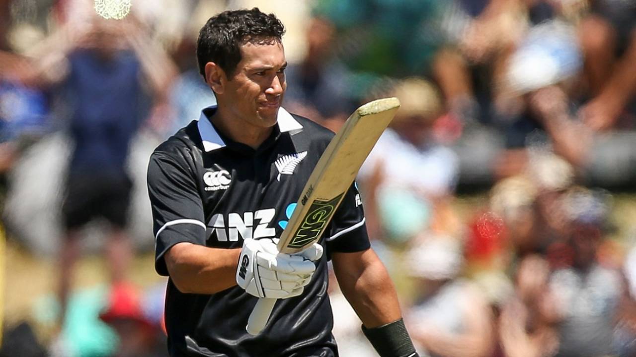 Ross Taylor acknowledges the applause for his 20th ODI century, New Zealand v Sri Lanka, 3rd ODI, Nelson, January 8, 2019