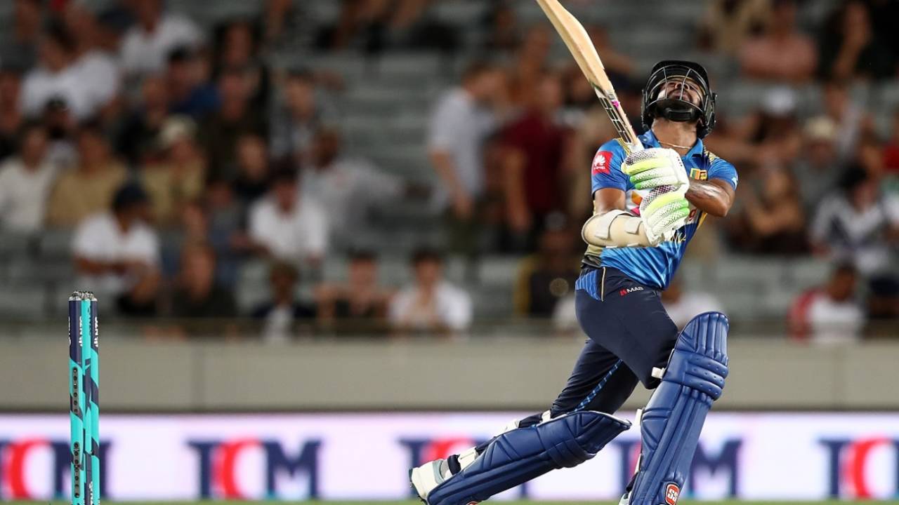Niroshan Dickwella hits one in the air, New Zealand v Sri Lanka, Only T20I, Auckland, January 11, 2019