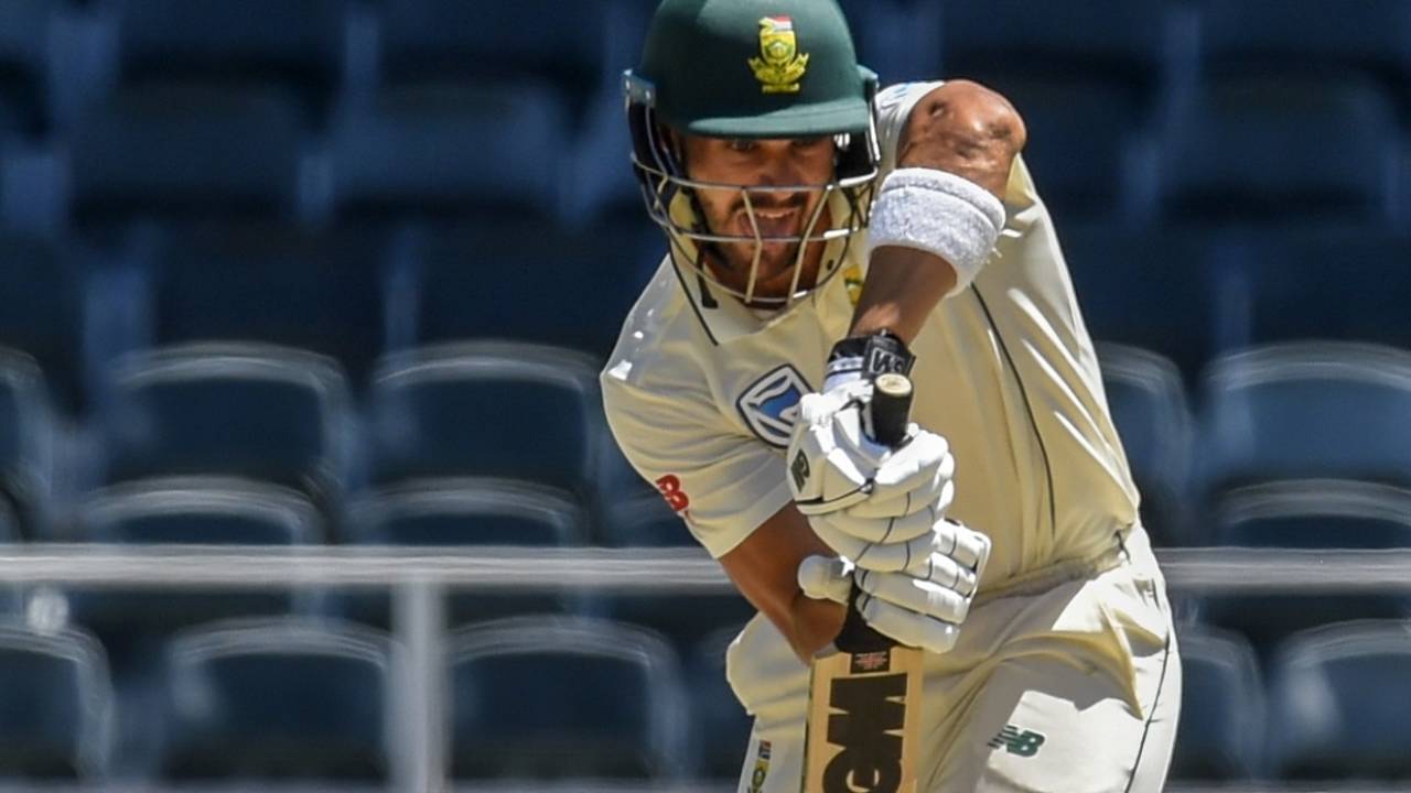 Aiden Markram defends solidly, South Africa v Pakistan, 3rd Test, Johannesburg, 1st day