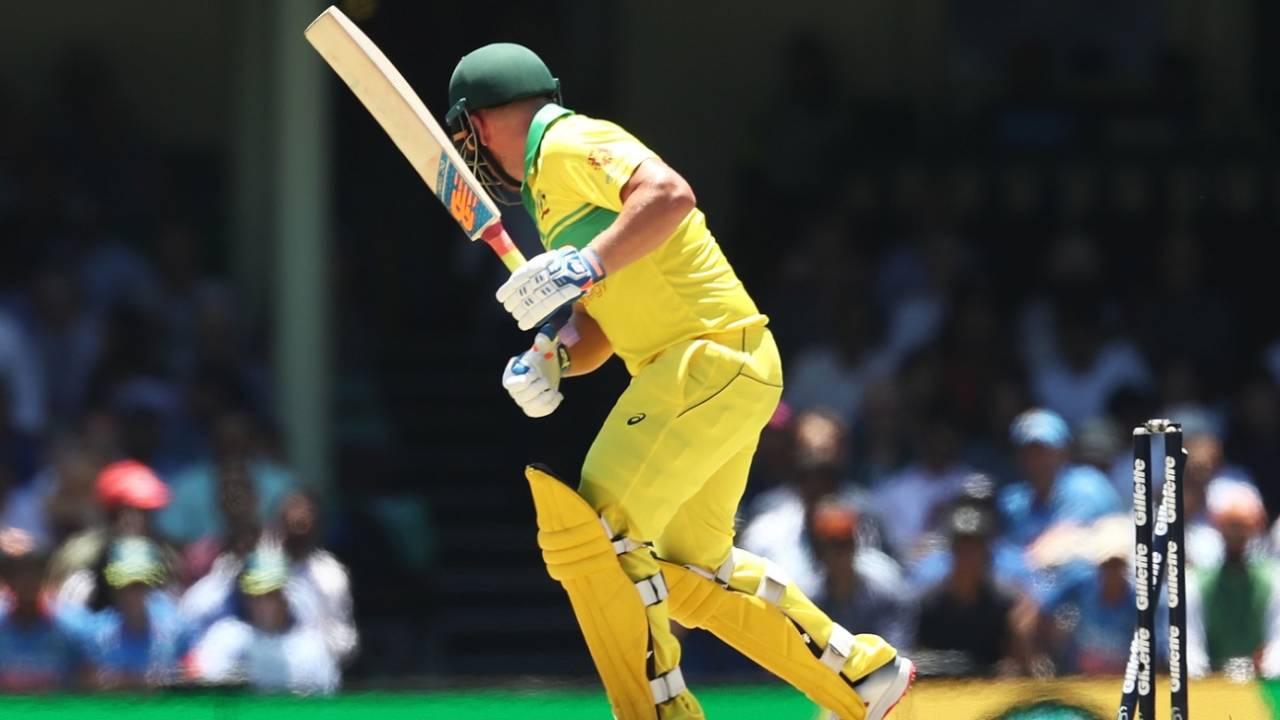 Aaron Finch was bowled by Bhuvneshwar Kumar, Australia v India, 1st ODI, Sydney, January 12, 2019